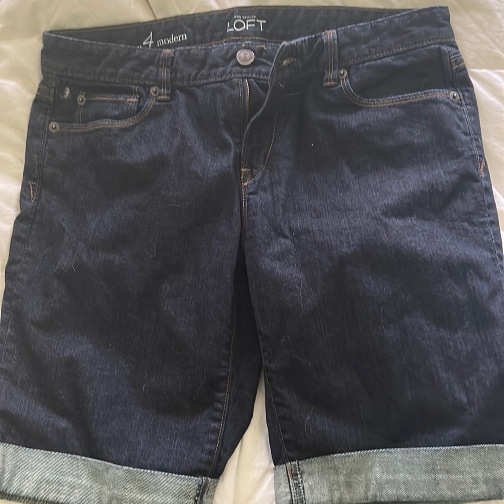 Like new, never worn Ann Taylor Loft Bermuda denim sorts. 8 in inseam